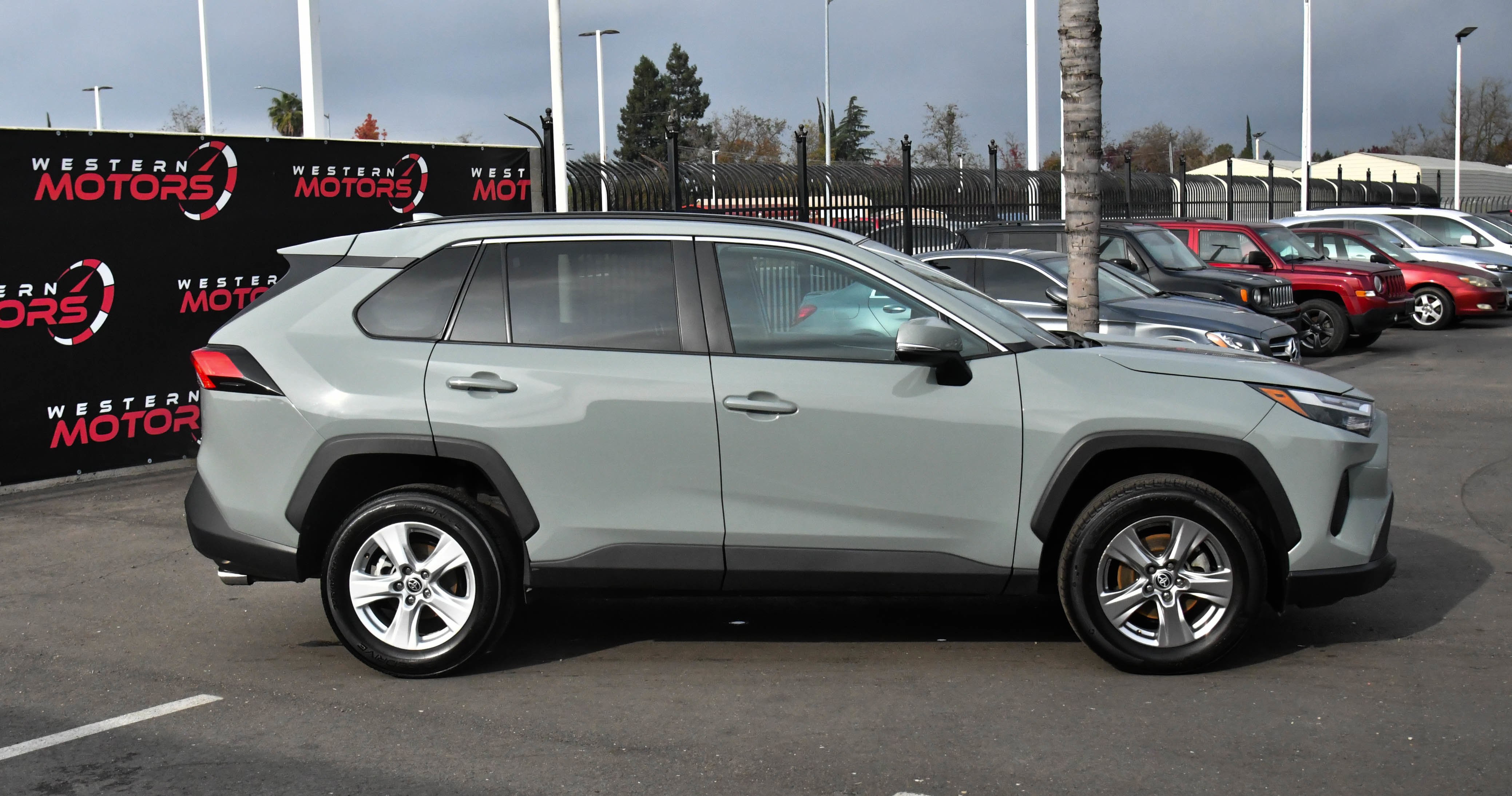 Used 2023 Toyota RAV4 XLE image 9