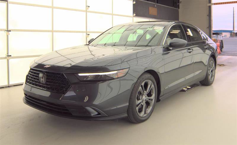 Used 2023 Honda Accord EX image 3