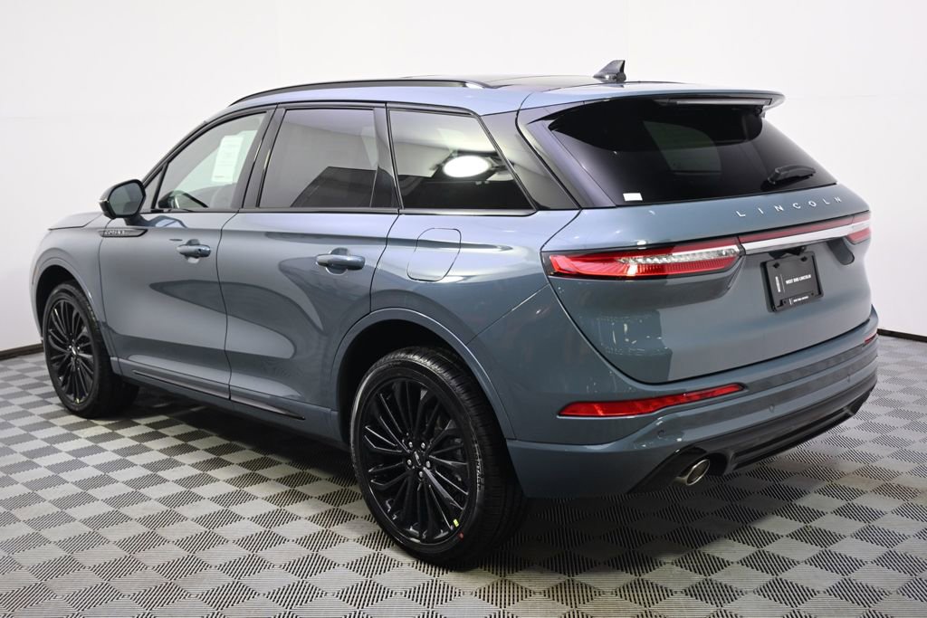 New 2026 Lincoln Corsair Premiere image 3