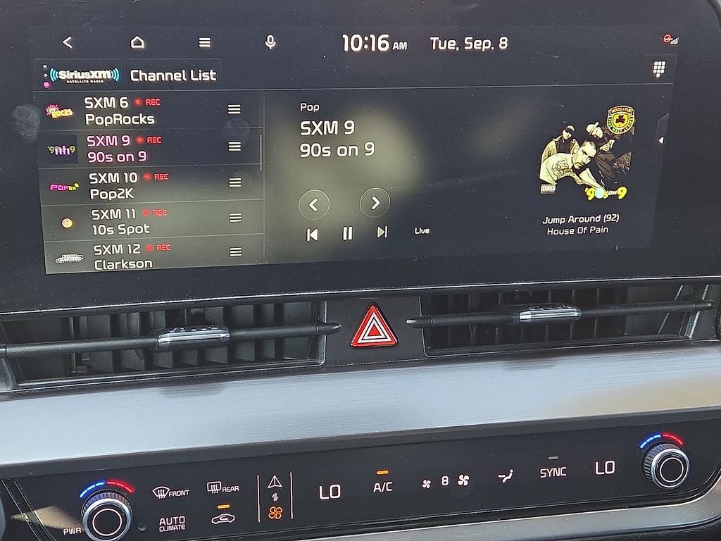 Used 2024 Kia Sportage EX FWD image 26