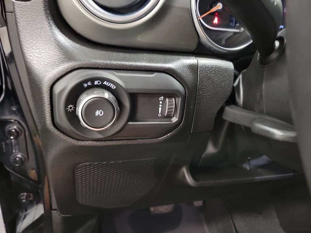 Used 2023 Jeep Wrangler Unlimited Sahara AWD/4WD image 28
