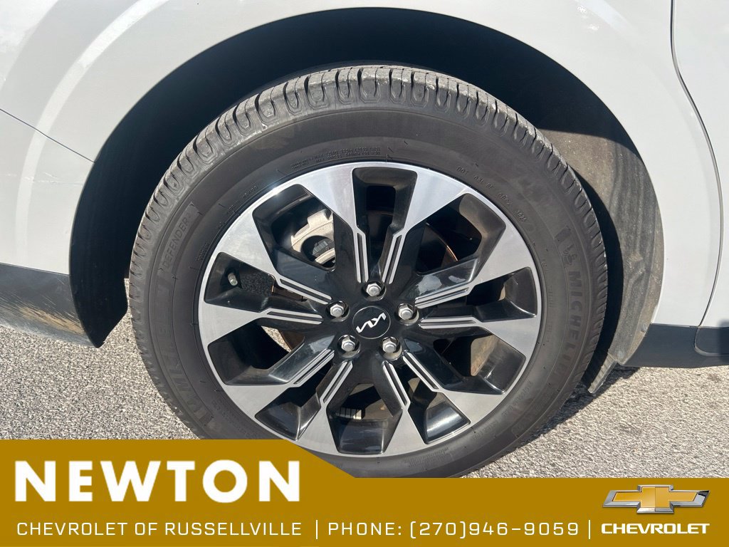 Used 2022 Kia Carnival EX FWD image 16