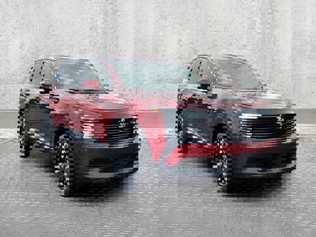 New 2025 Nissan Kicks SR image 2