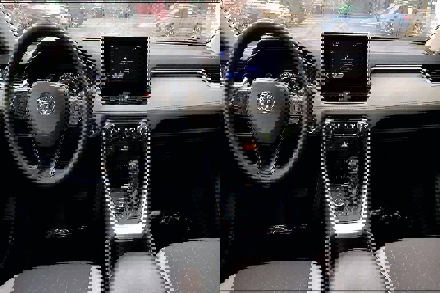 Used 2024 Toyota RAV4 XLE w/ Convenience Package image 15