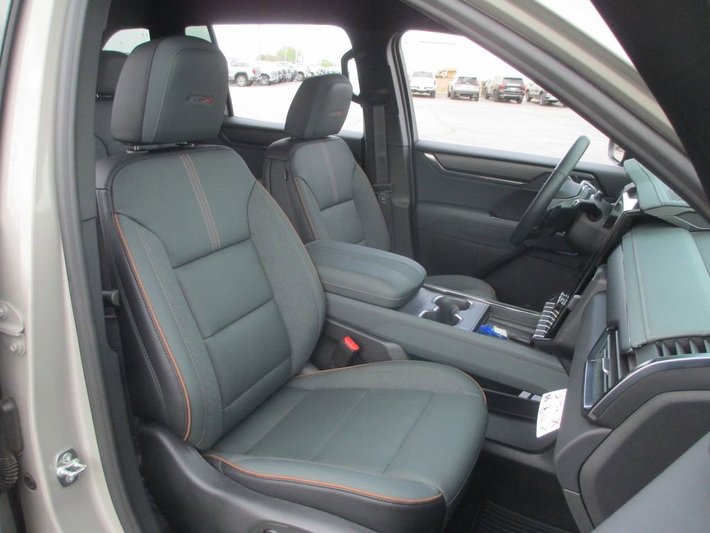 Used 2026 GMC Acadia AT4 w/ Super Cruise Package AWD/4WD image 23