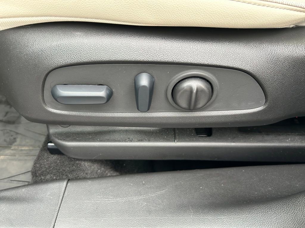 Used 2023 Buick Encore GX Essence w/ Experience Buick Package image 23