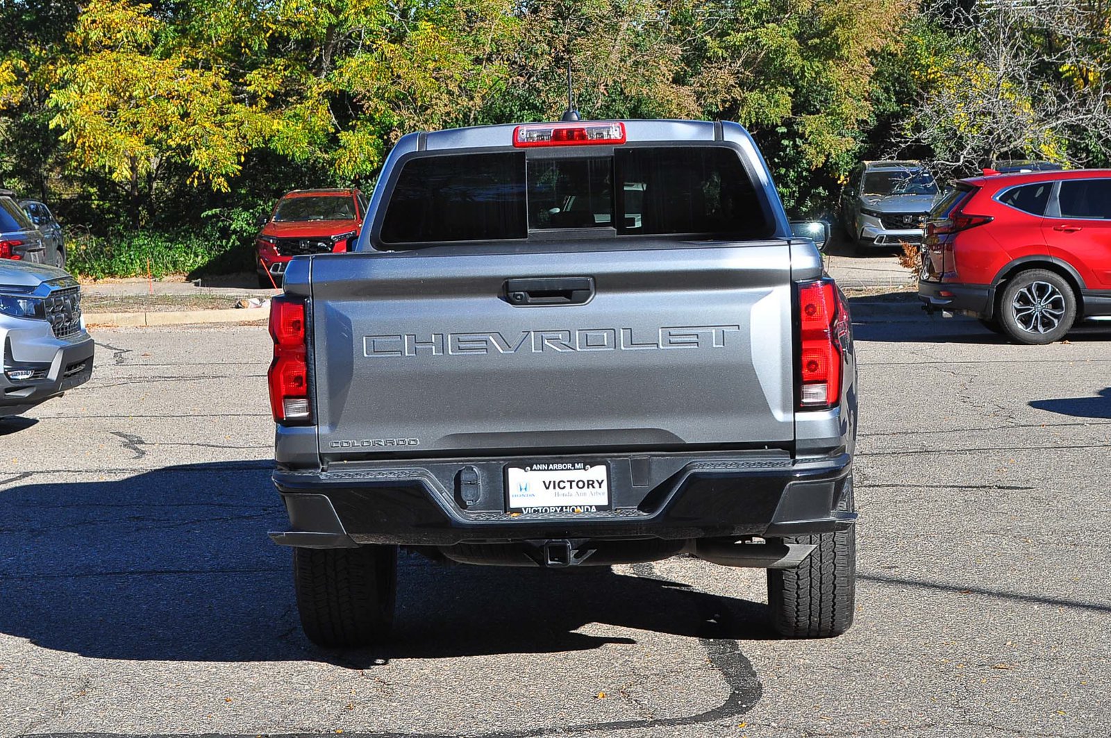 Used 2023 Chevrolet Colorado Z71 w/ Advanced Trailering Package AWD/4WD image 4