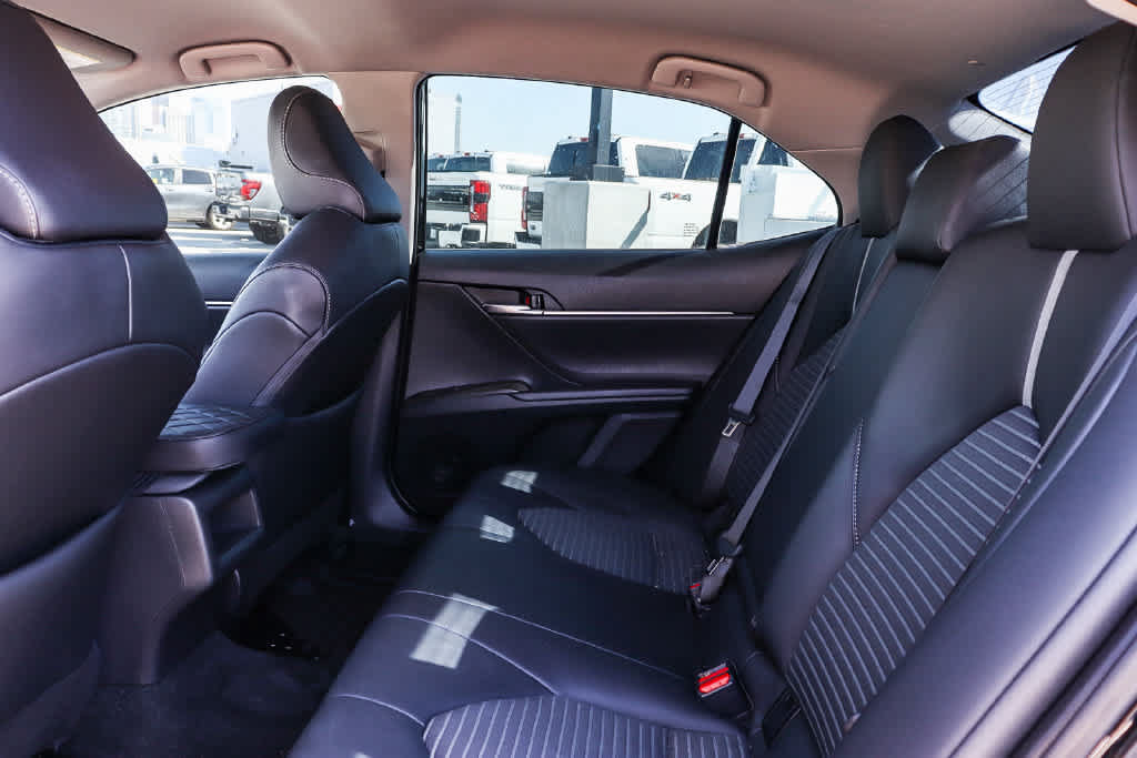 Used 2024 Toyota Camry SE FWD image 17