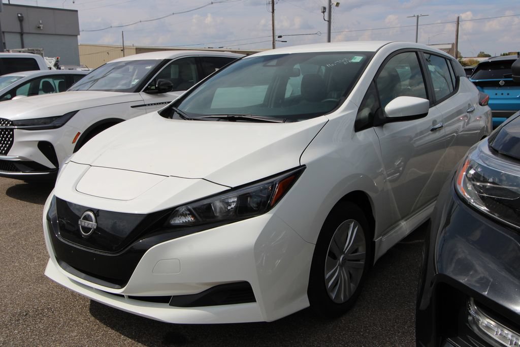 Used 2025 Nissan Leaf S FWD image 4