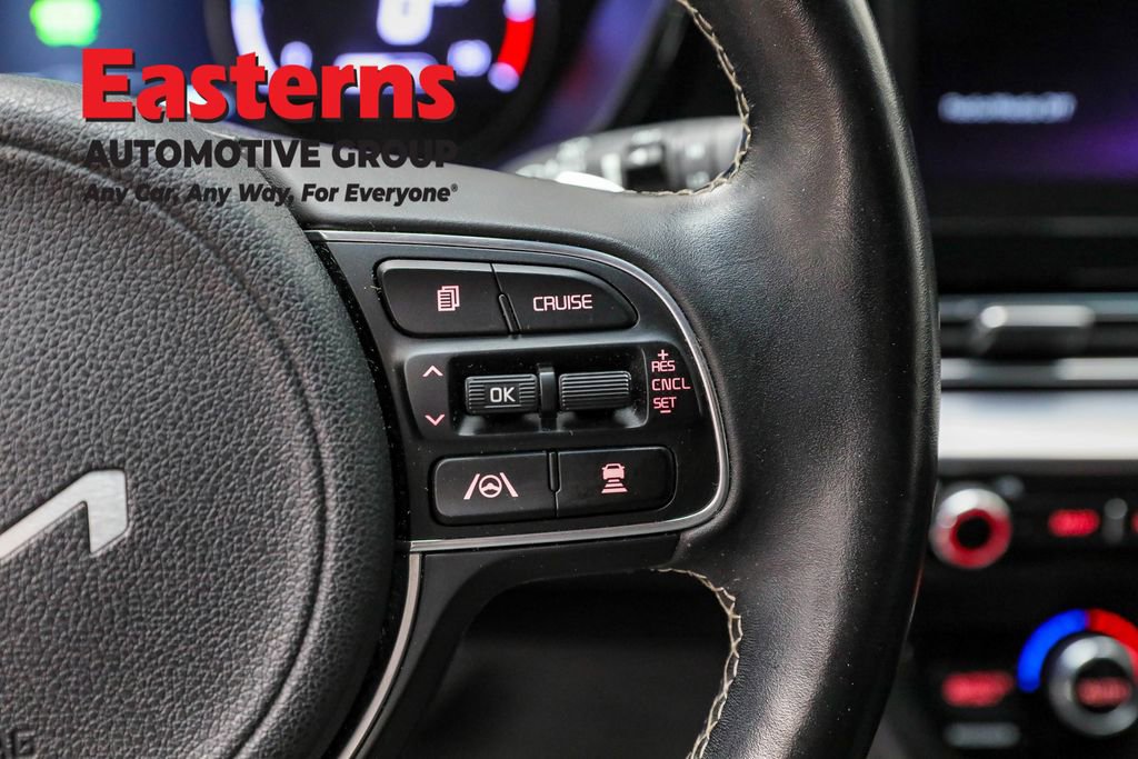 Used 2022 Kia Niro EX w/ Cold Weather Package image 16