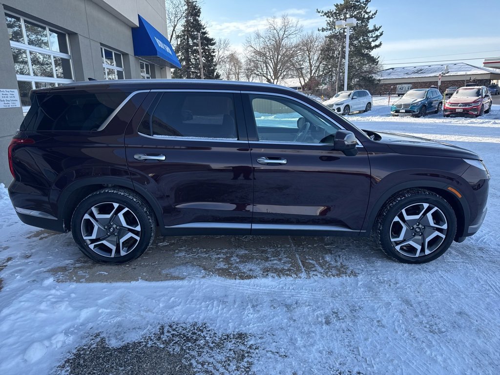 Used 2023 Hyundai Palisade Limited w/ Cargo Package image 9