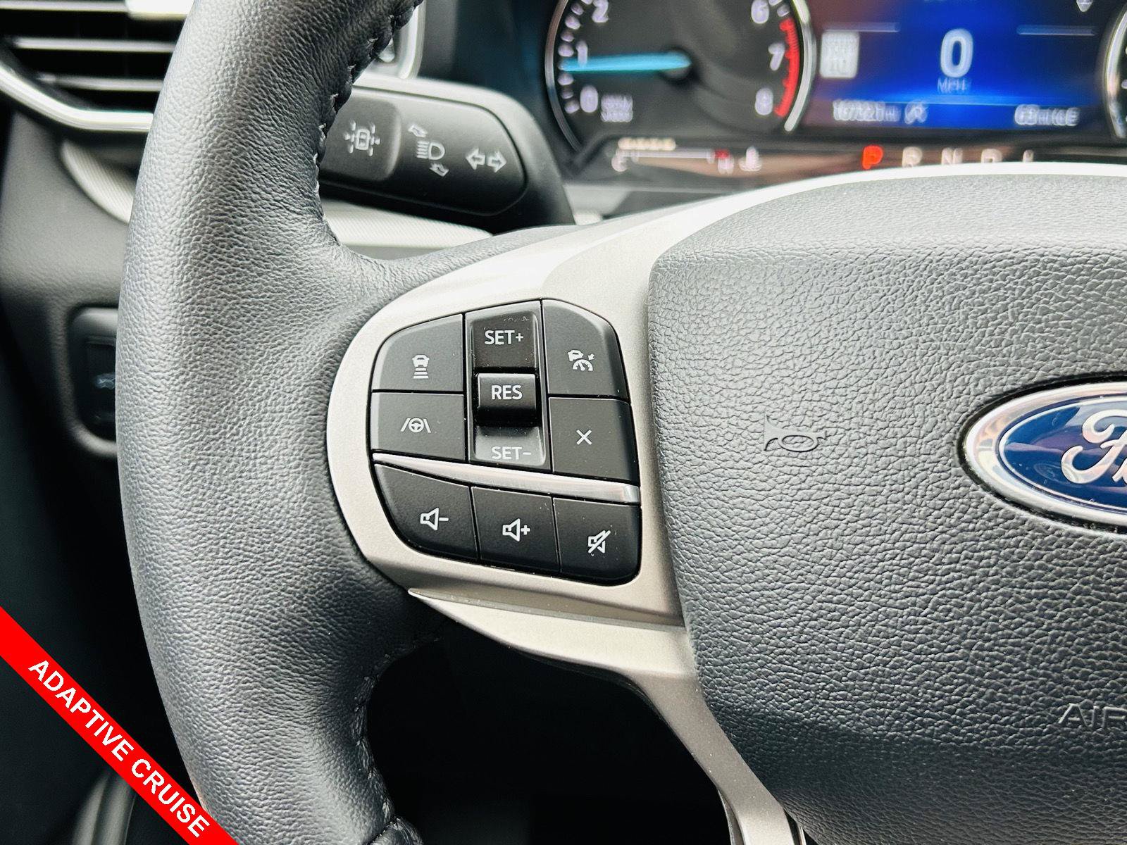 Used 2024 Ford Explorer XLT w/ Equipment Group 202A AWD/4WD image 8