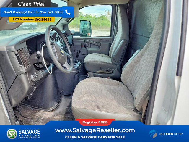 Used 2018 Chevrolet Express 3500 w/ Driver Convenience Package RWD image 9