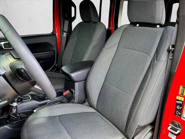 Used 2024 Jeep Wrangler Willys AWD/4WD image 24