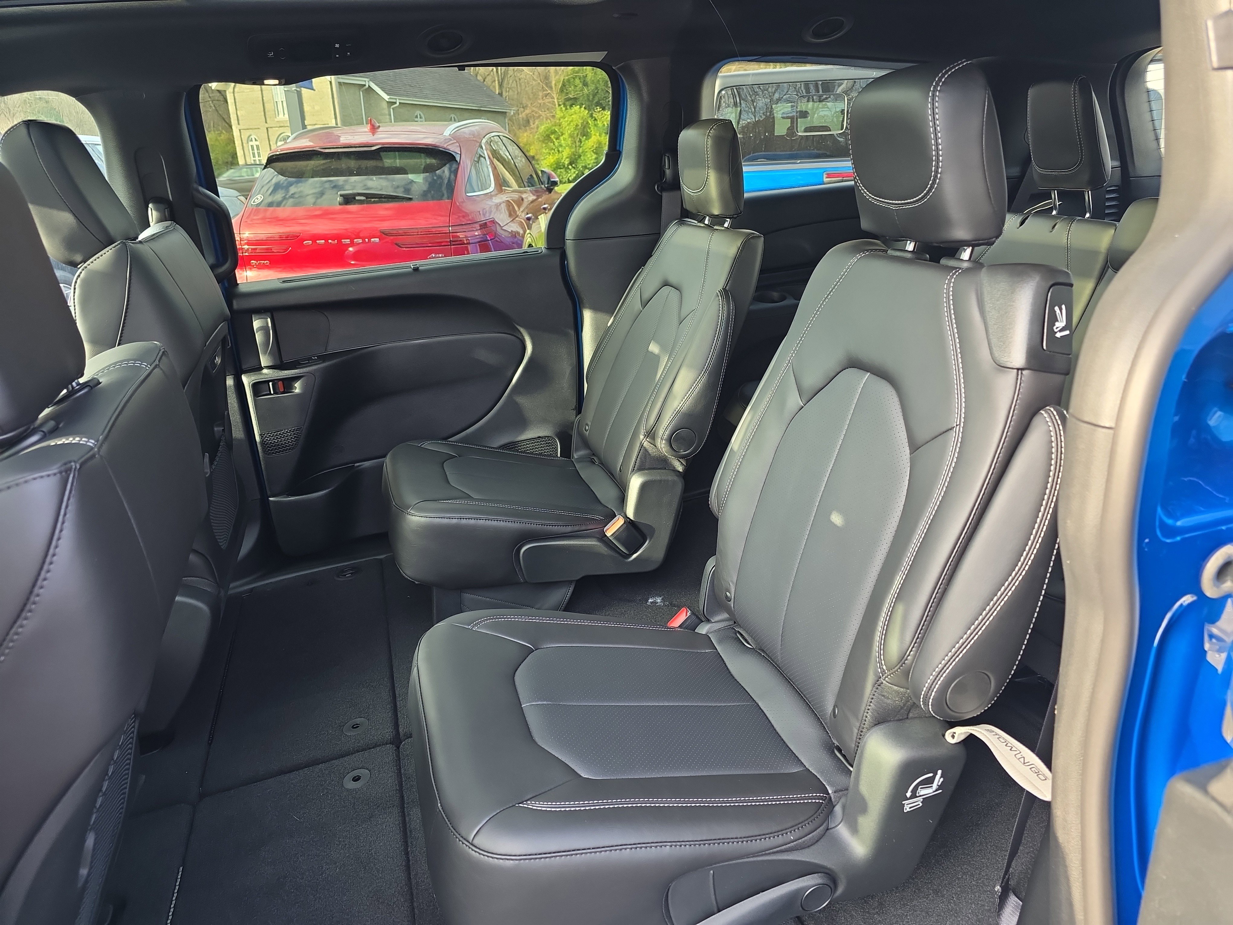 New 2026 Chrysler Pacifica Select image 15