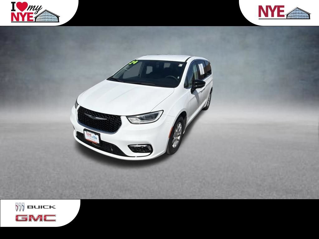 Used 2024 Chrysler Pacifica Touring-L