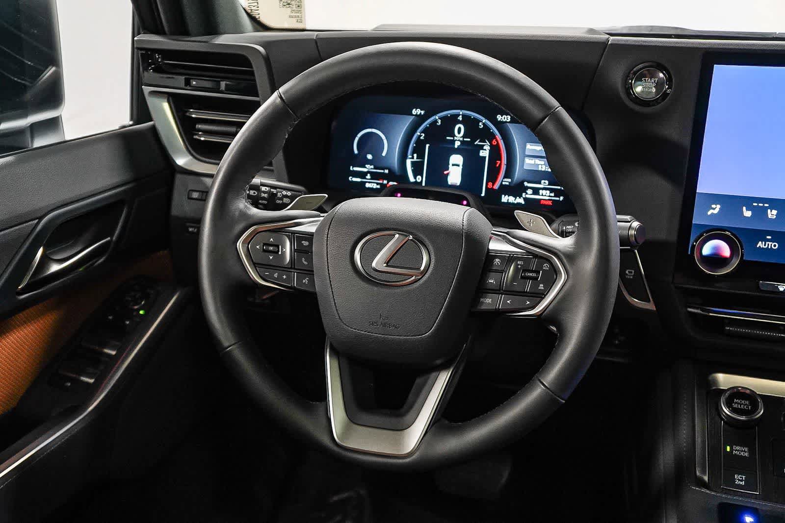 Used 2025 Lexus GX 550 w/ Accessory Package (2T) AWD/4WD image 15