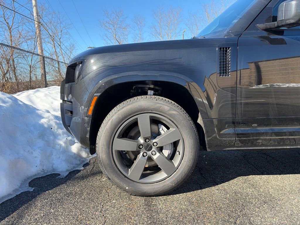 New 2026 Land Rover Defender 110 X-Dynamic SE image 9