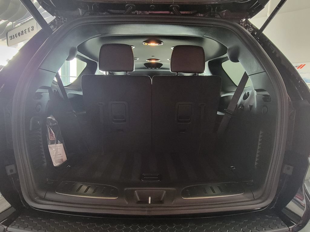 New 2026 Dodge Durango SRT Hellcat w/ 3rd Row Seating Group AWD/4WD image 6