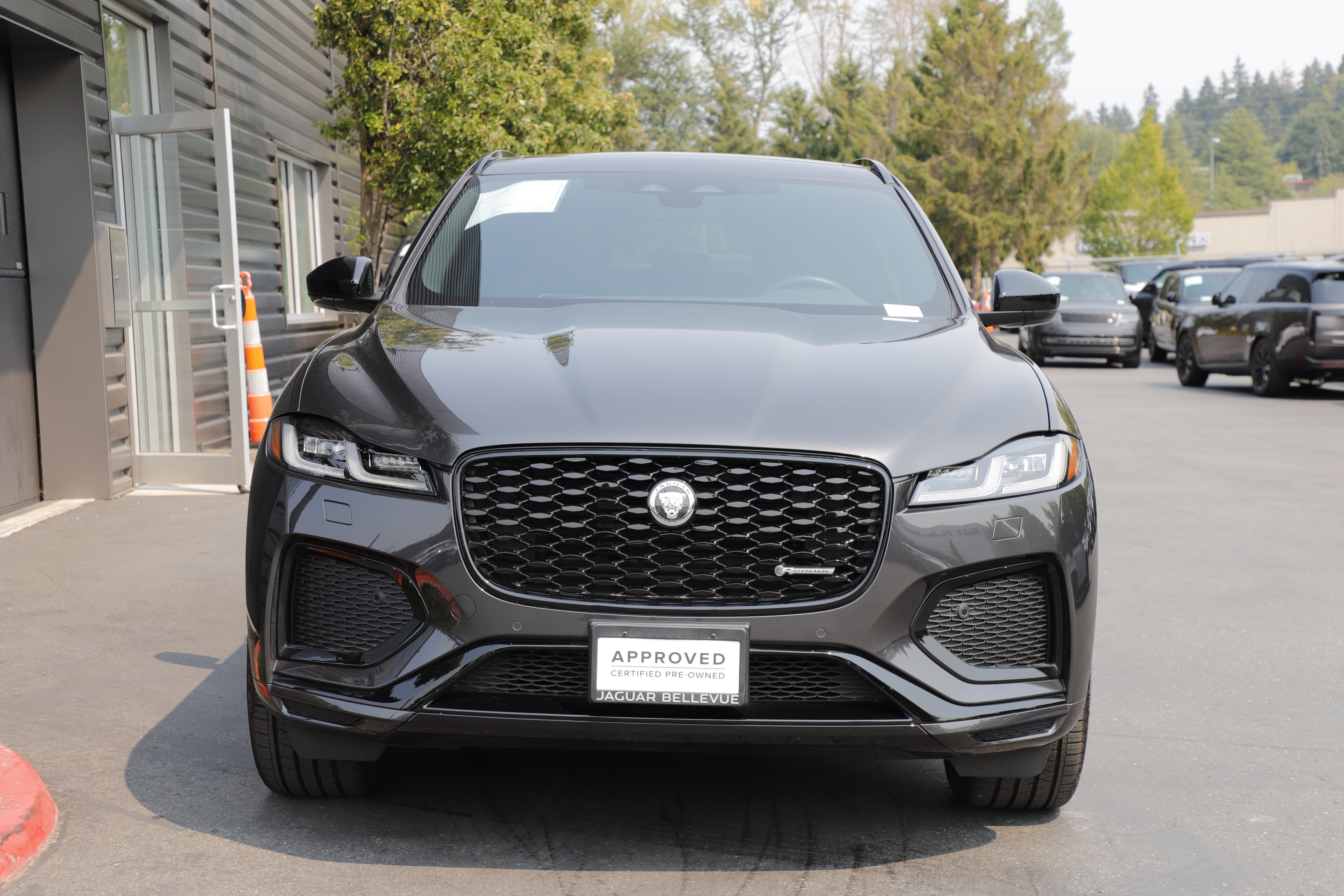 Certified 2025 Jaguar F-PACE R-Dynamic S AWD/4WD image 4