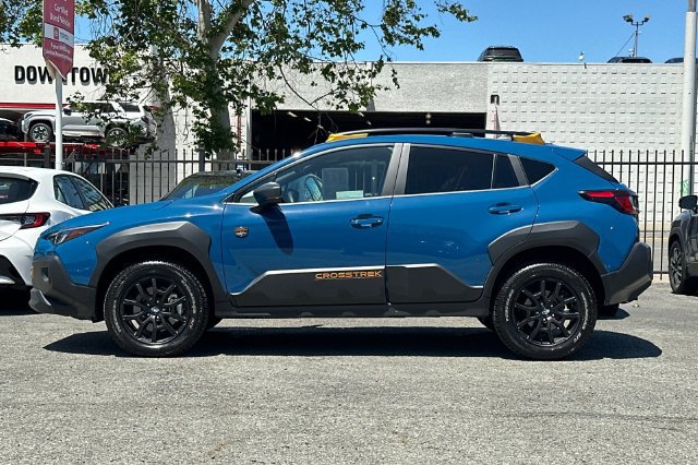 Used 2025 Subaru Crosstrek 2.5i Wilderness w/ Crosstrek Mirror Package AWD/4WD image 7