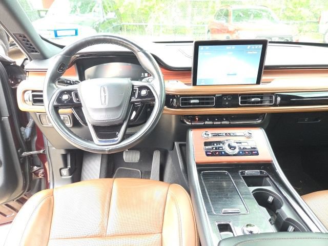 Used 2023 Lincoln Aviator Reserve w/ Equipment Group 201A image 8