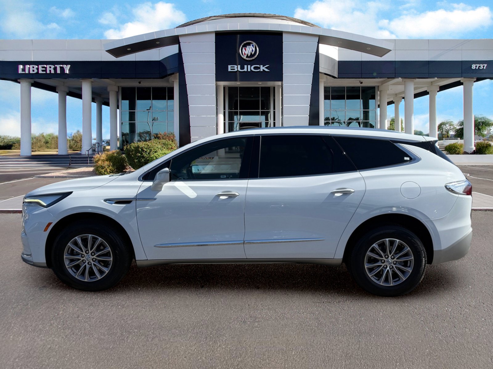 Used 2023 Buick Enclave Essence FWD image 6