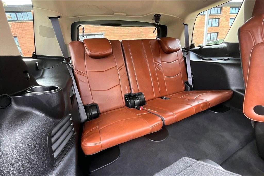 Used 2015 Cadillac Escalade Premium image 37
