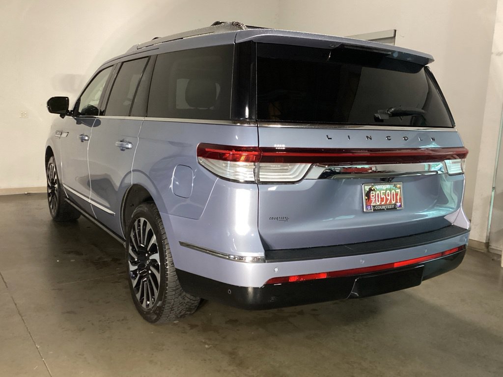 Used 2023 Lincoln Navigator Black Label AWD/4WD image 9