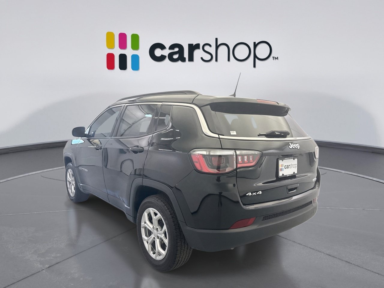 Used 2024 Jeep Compass Latitude AWD/4WD image 3