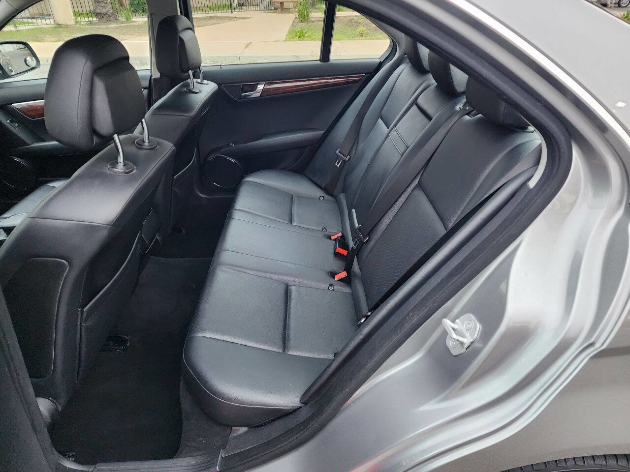 Used 2008 Mercedes-Benz C 300 Sedan image 19