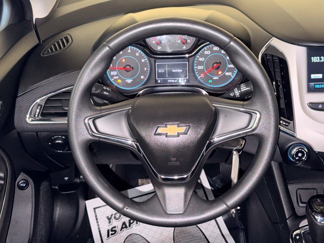 Used 2017 Chevrolet Cruze LS FWD image 18