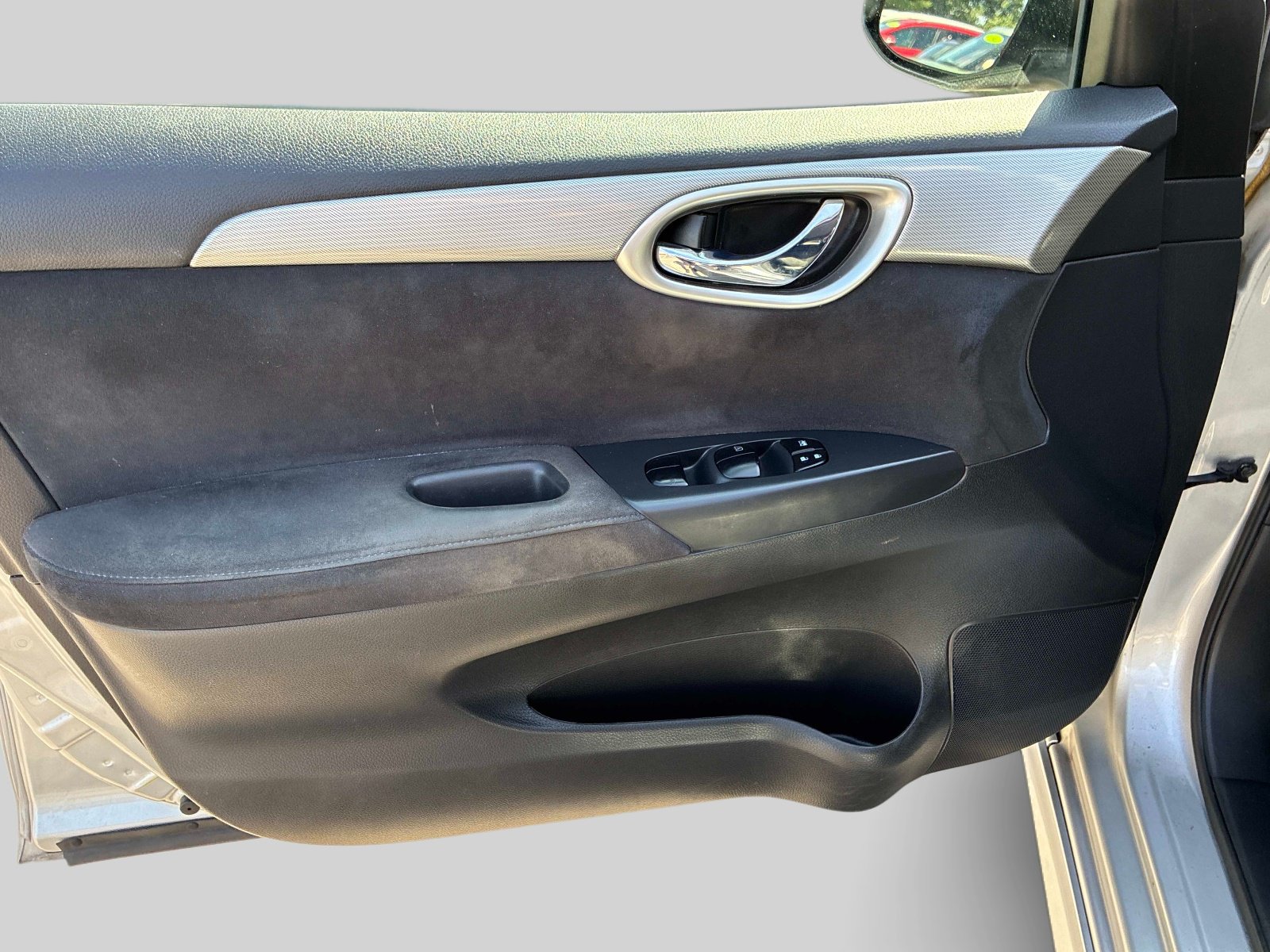 Used 2014 Nissan Sentra SR w/ Electronics Package FWD image 19