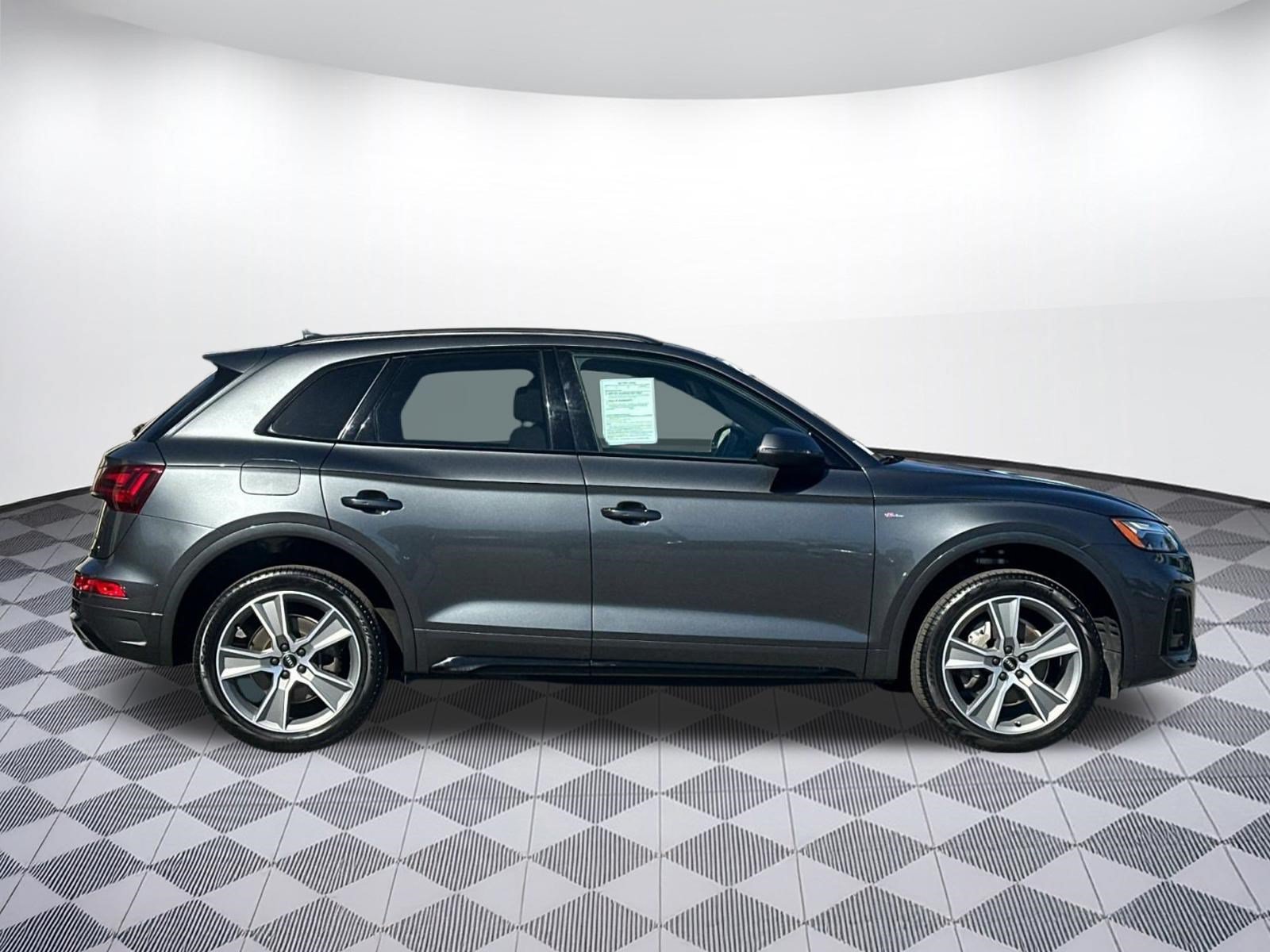 Used 2025 Audi Q5 2.0T Premium w/ Convenience Plus Package AWD/4WD image 7