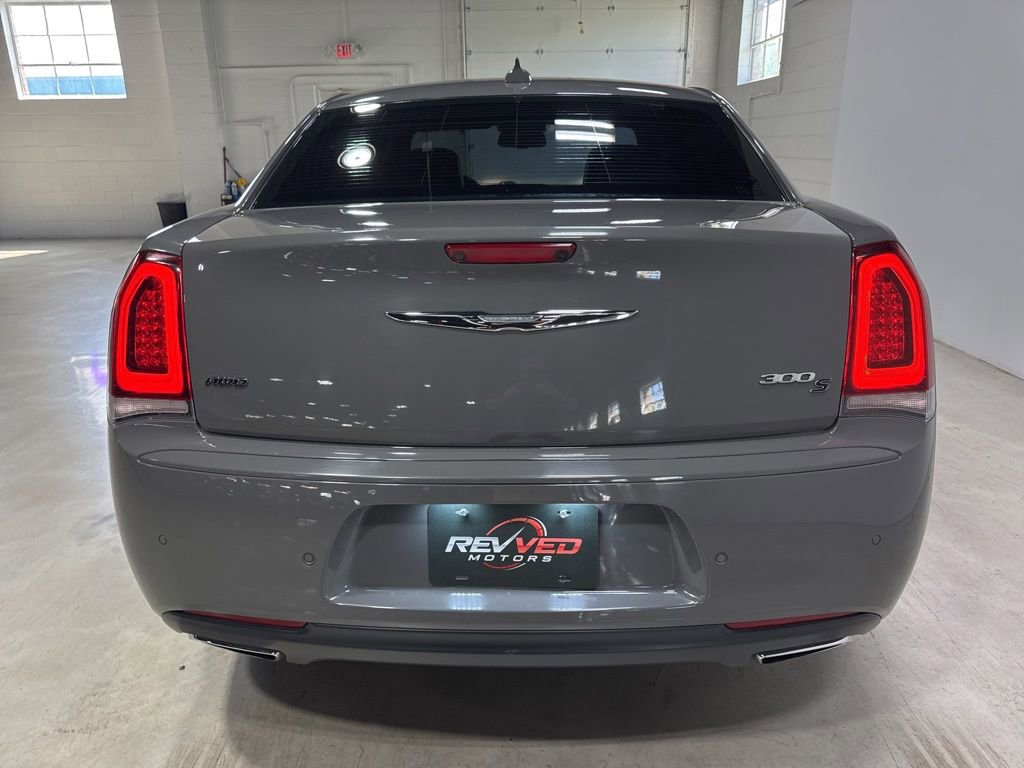 Used 2018 Chrysler 300 S w/ 300S Premium Group AWD/4WD image 6