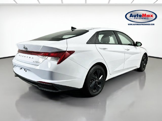 Used 2022 Hyundai Elantra Blue FWD image 2
