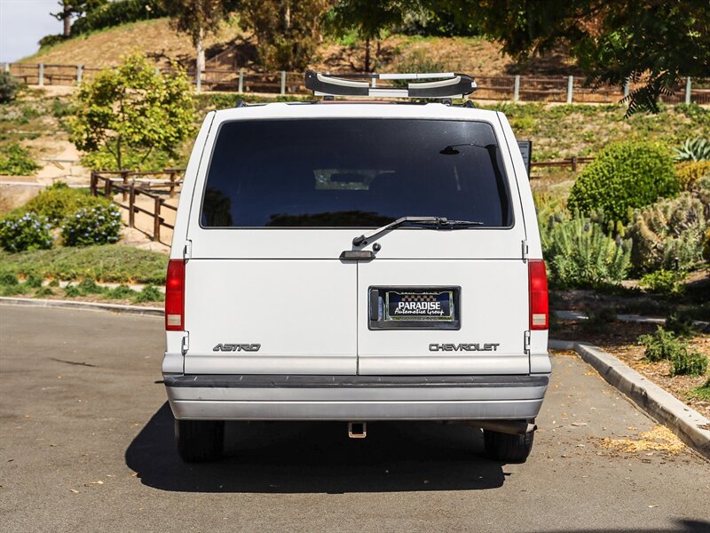 Used 2000 Chevrolet Astro Passenger AWD image 4