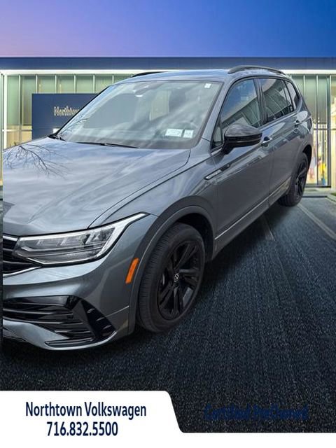 Certified 2023 Volkswagen Tiguan SE R-Line FWD image 2