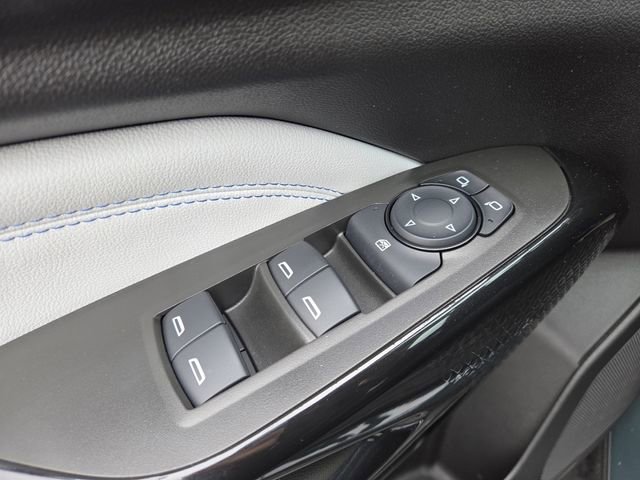 Certified 2025 Chevrolet Trax LT w/ Driver Confidence Package image 9