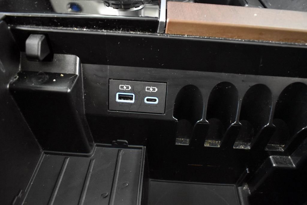 Used 2024 Toyota Sequoia Capstone AWD/4WD image 47