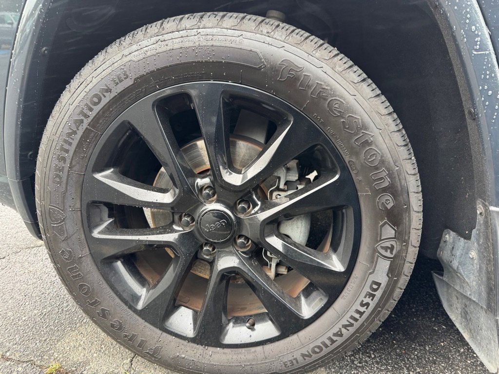 Used 2017 Jeep Grand Cherokee Altitude image 25