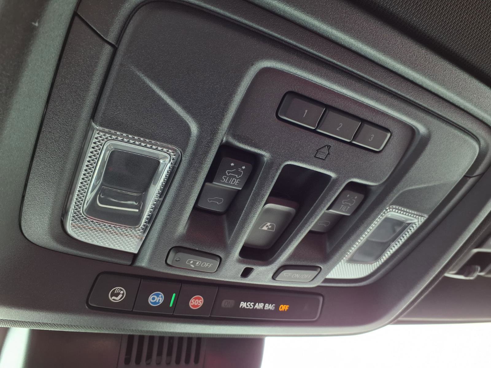 Used 2024 GMC Sierra 1500 AT4 w/ Technology Package AWD/4WD image 25