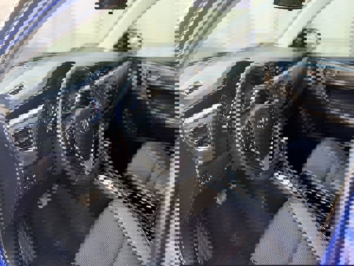 Used 2015 Toyota Corolla S image 11