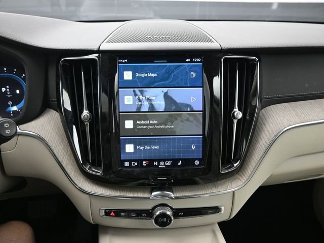 Used 2022 Volvo XC60 B6 Inscription w/ Advanced Package image 13
