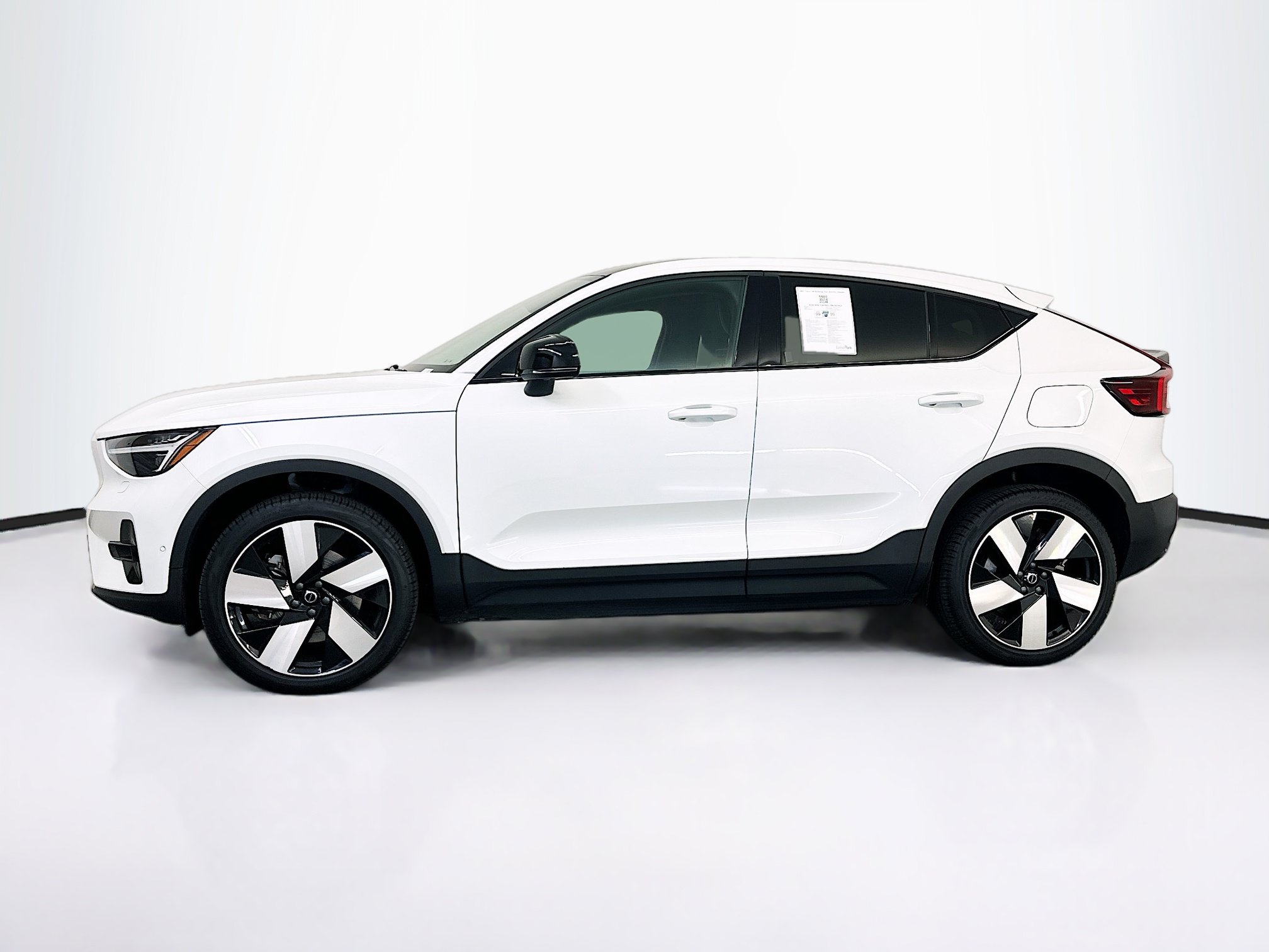 Used 2023 Volvo C40 P8 Recharge Ultimate w/ Protection Package Premier AWD/4WD image 4