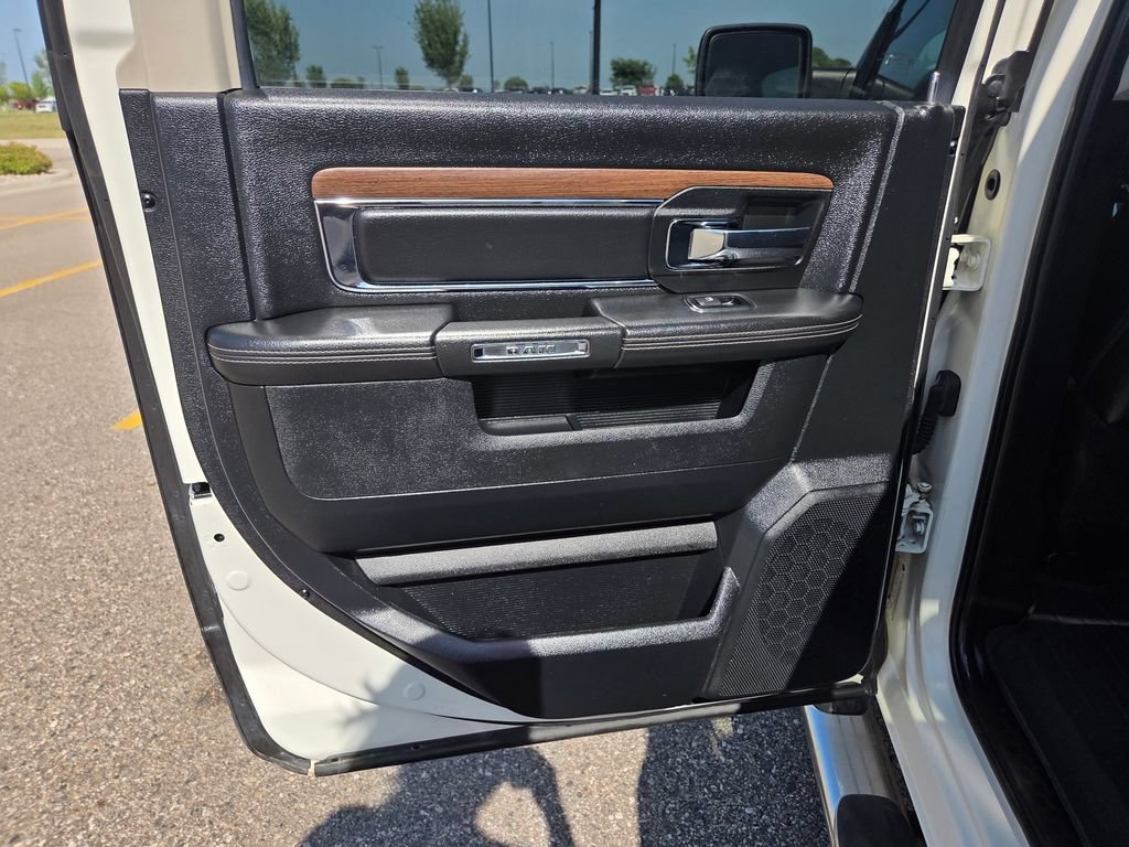 Used 2017 RAM 1500 Laramie w/ Convenience Group AWD/4WD image 50