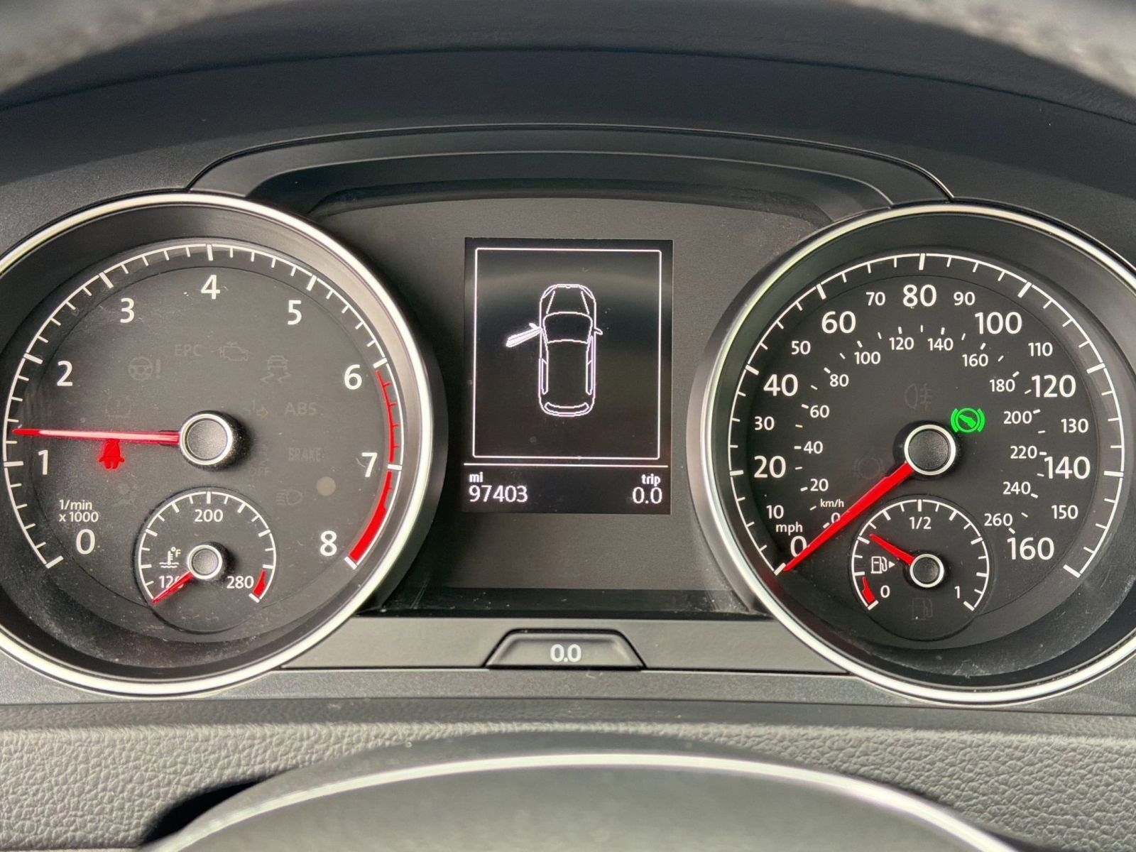 Used 2018 Volkswagen Golf SE image 20