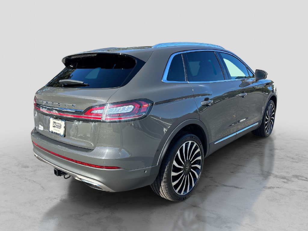 Used 2023 Lincoln Nautilus Black Label w/ Class II Trailer Tow Package AWD/4WD image 5