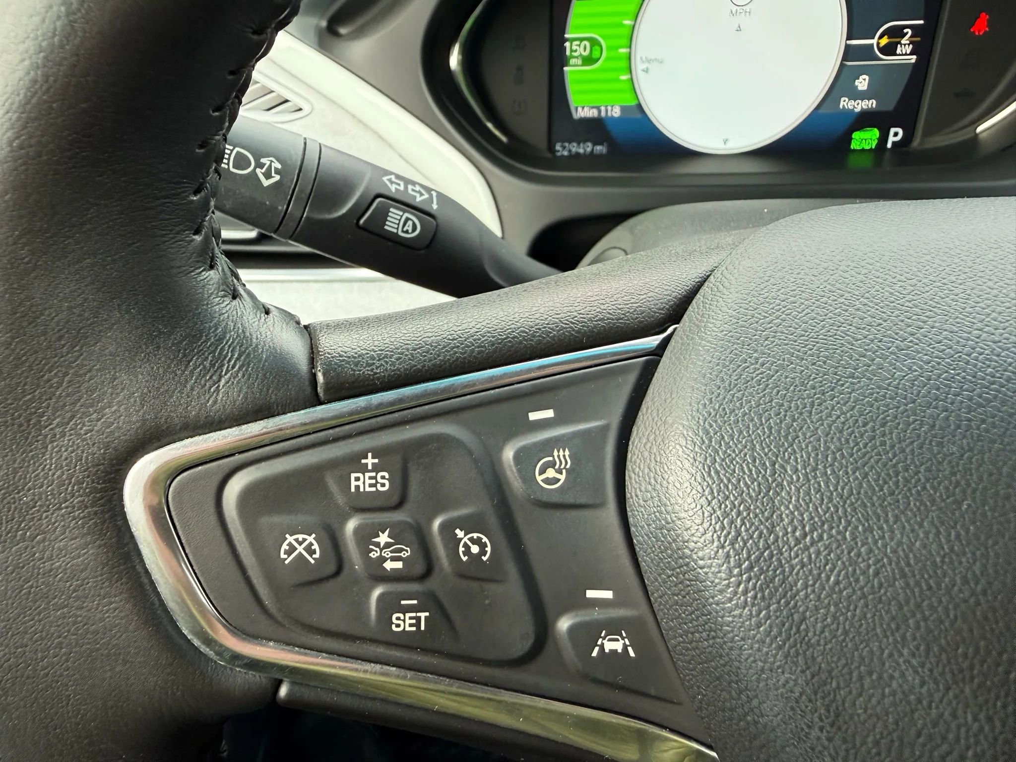 Used 2017 Chevrolet Bolt Premier w/ Driver Confidence II Package image 27