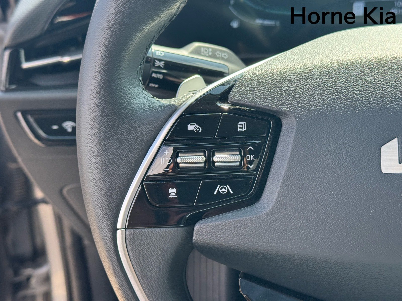 Certified 2025 Kia Niro EX FWD image 18